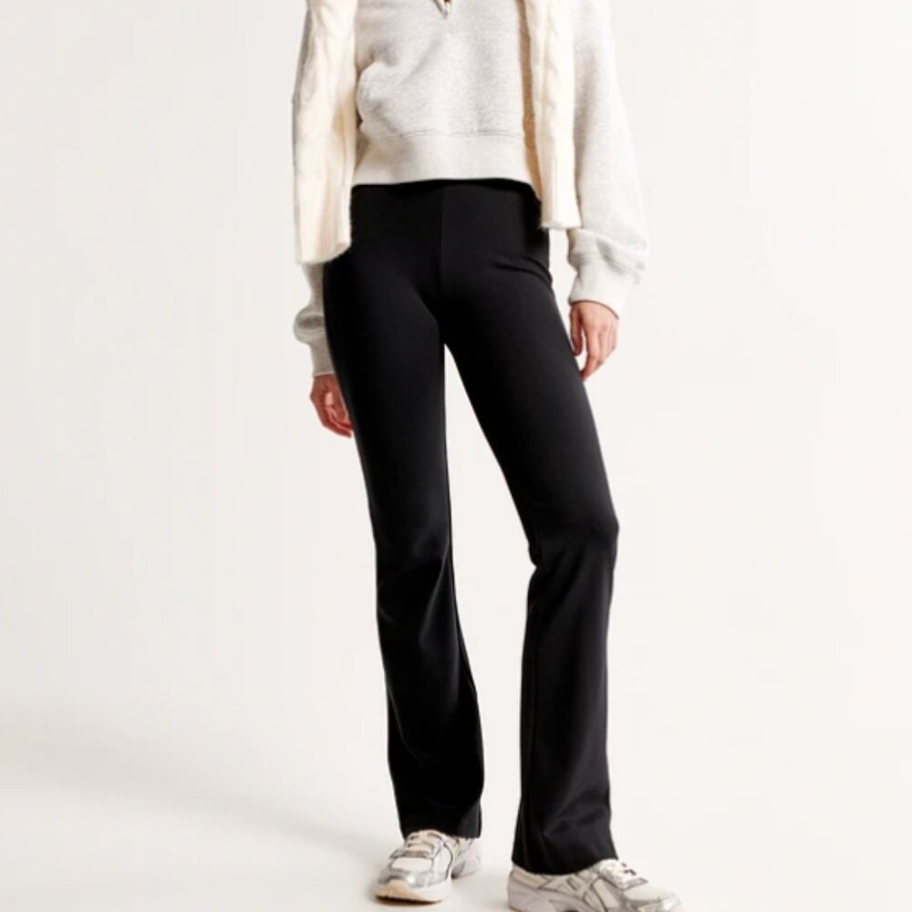 NWOT Abercrombie Women's Contour Stretch Flare Pant Size XS